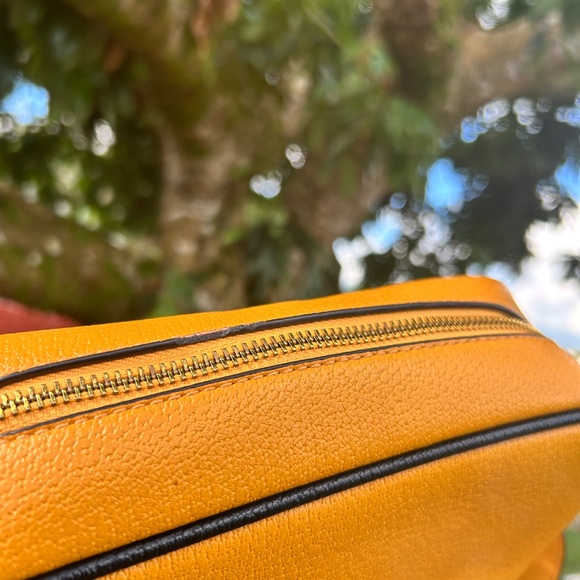 Gucci x Adidas Small Yellow Shoulder Bag - Picture 8 of 8